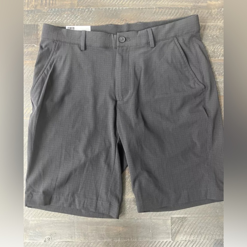 Greg Norman Mens Stretch Shorts Black Flat Front Size 32 NWT